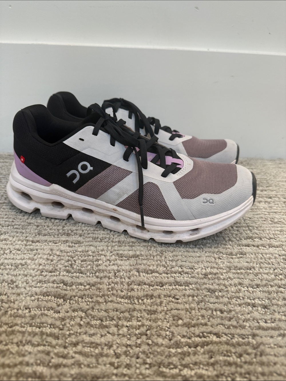 Like NEW! On Cloudrunner Women's Road-Running Shoes